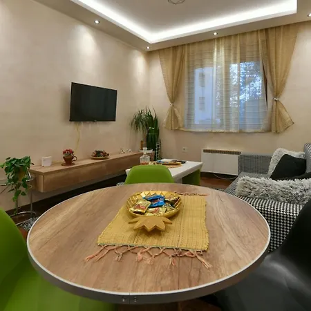 Lux Popovic דירה *